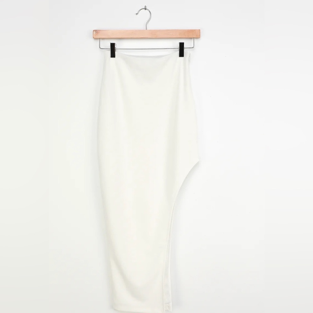 NWOT Lulu’s Romancing Midi Skirt S